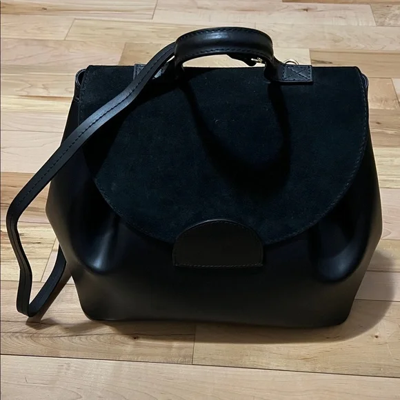 Chic Black Leather Satchel - Picture 1 of 17